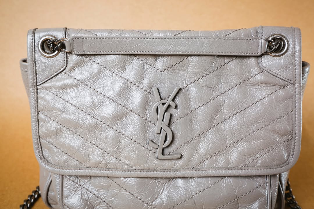 YSL Logo Repair 1