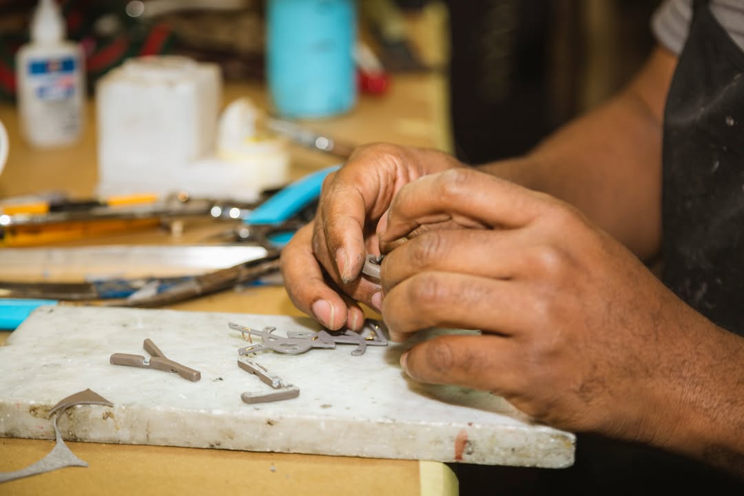 YSL Logo Repair 11