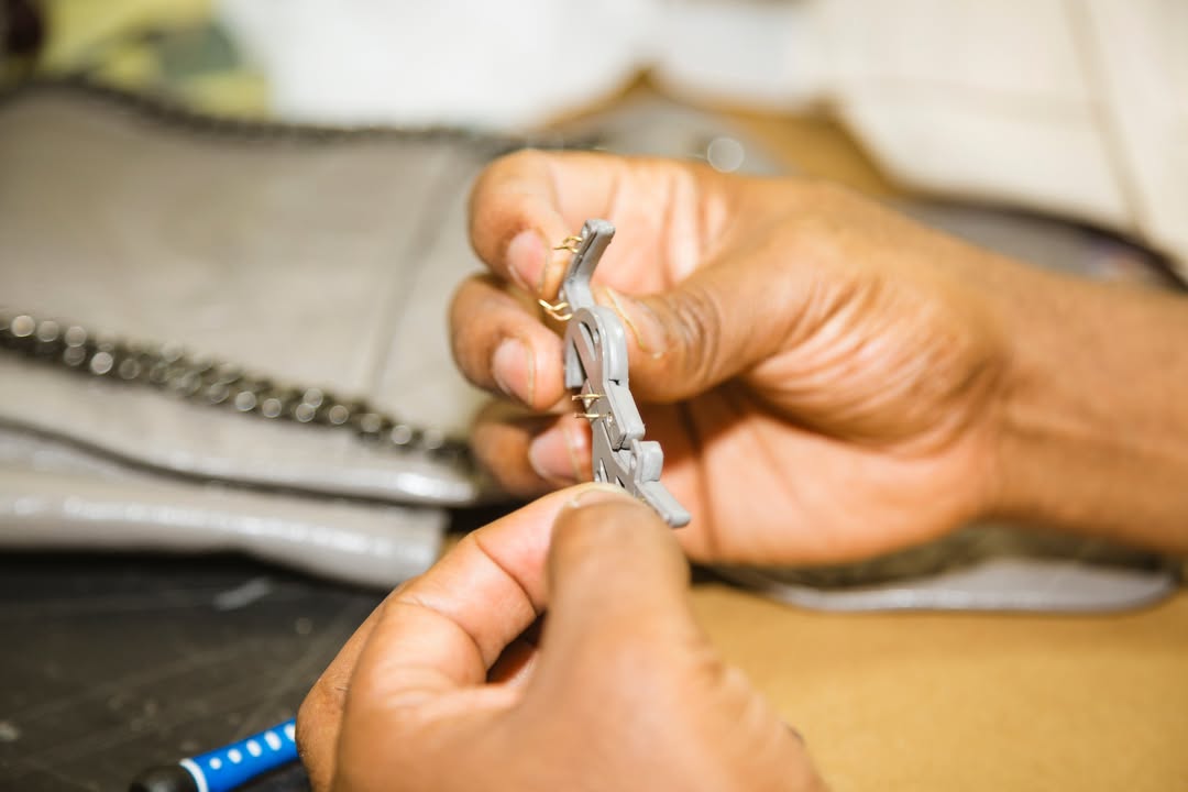 YSL Logo Repair 5