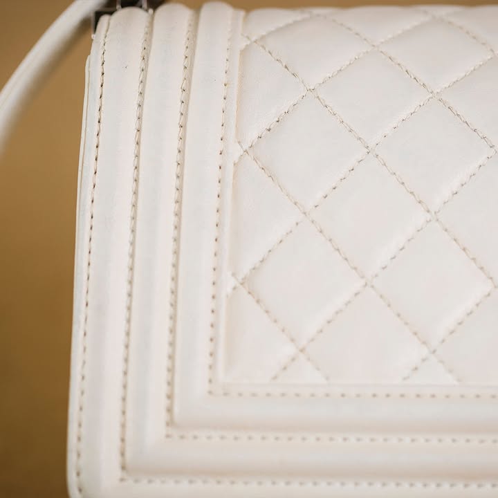 Chanel Bag Re-Whitening 6