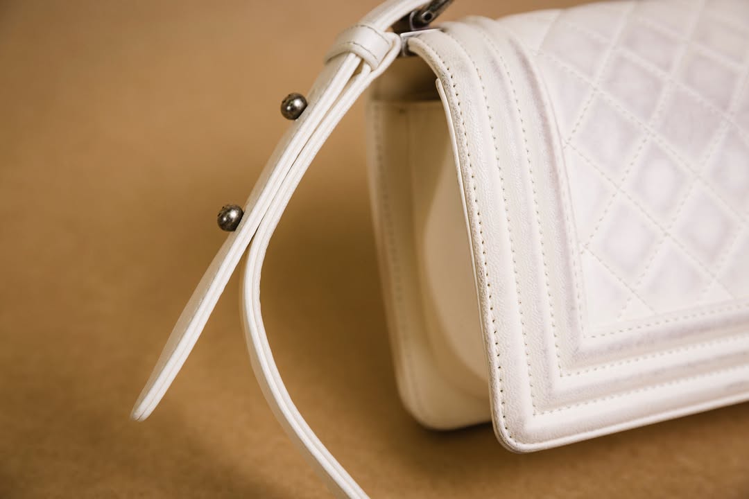Chanel Bag Re-Whitening 2