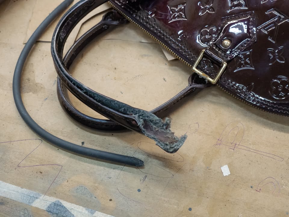 LV Alma Handle Repair 3
