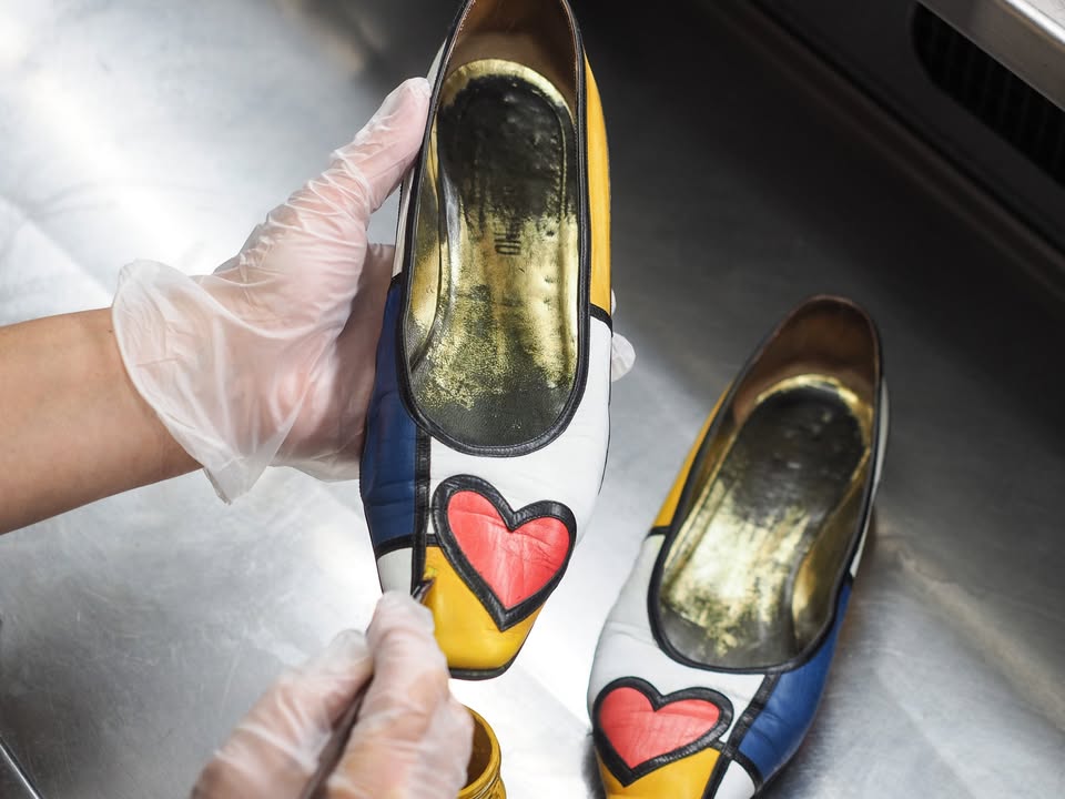 Leather Shoe Dyeing 3