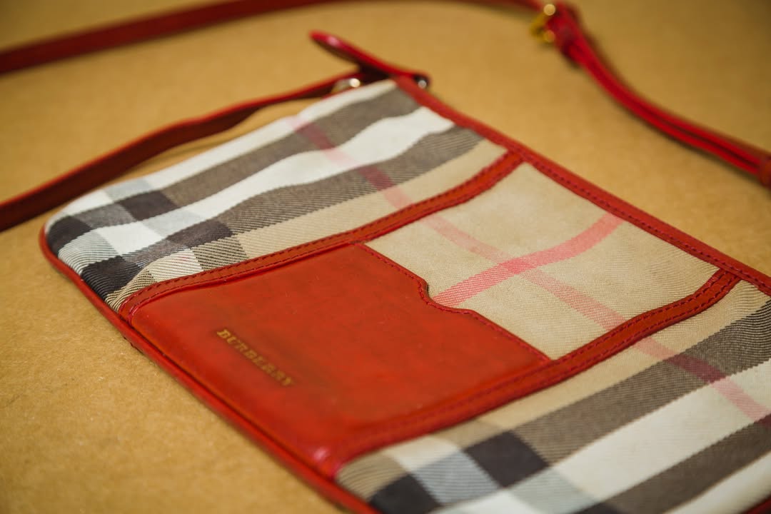Burberry Handbag Restoration 11