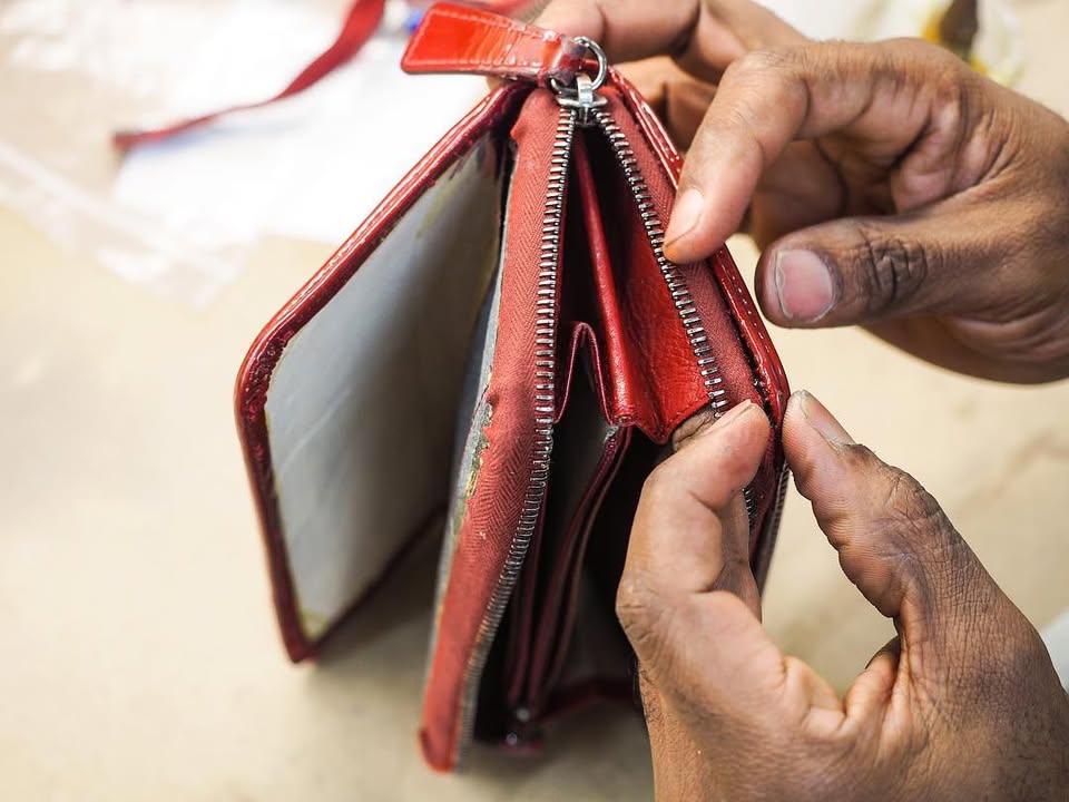Burberry Wallet Zip Repair 6