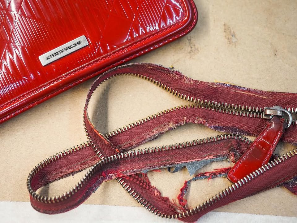 Burberry Wallet Zip Repair 1