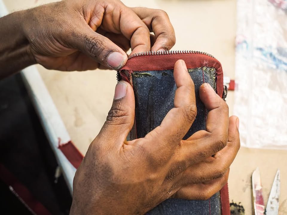 Burberry Wallet Zip Repair 4