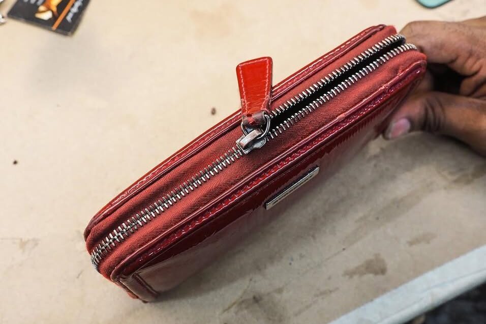 Burberry Wallet Zip Repair 8