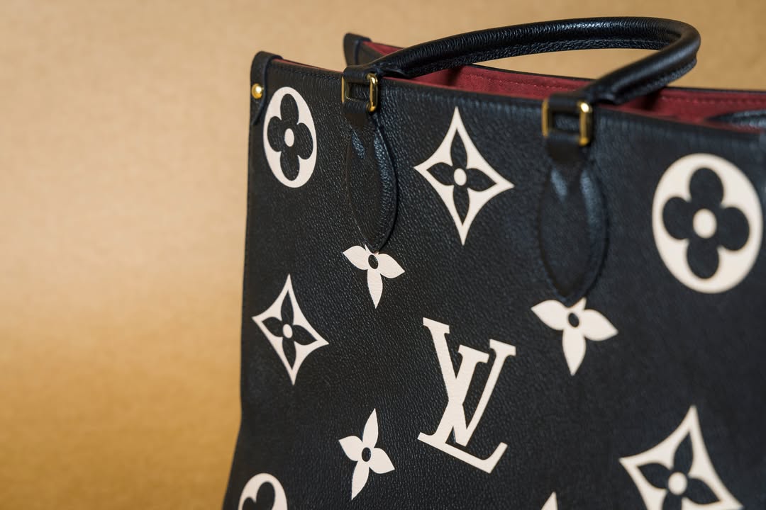 Louis Vuitton Tote Cleaning 2